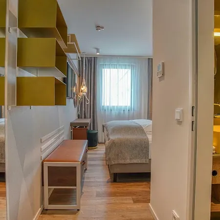 Hotel Ninetynine 3*