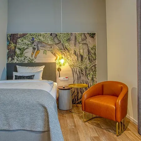 Ninetynine Hotel 3*