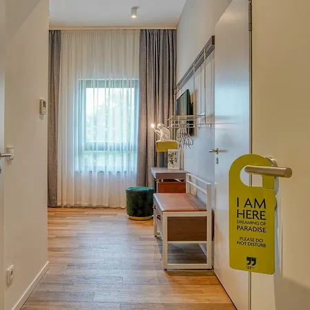Hotel Ninetynine 3*