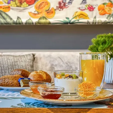 Ninetynine Szálloda